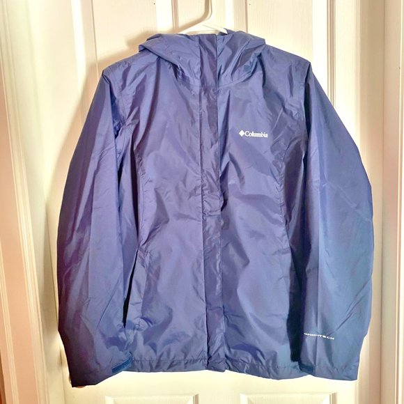 **SOLD** Women’s Columbia Navy Blue Rain Jacket - Picture 2 of 9